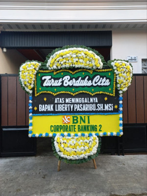 Papan Bunga Duka di Tingkir Tengah