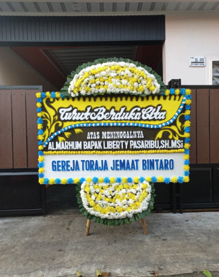 Papan Bunga Duka di Tingkir Tengah