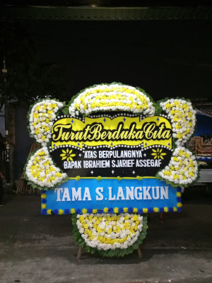Papan Bunga Duka di Tingkir Tengah