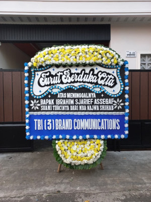 Papan Bunga Duka di Tingkir Tengah